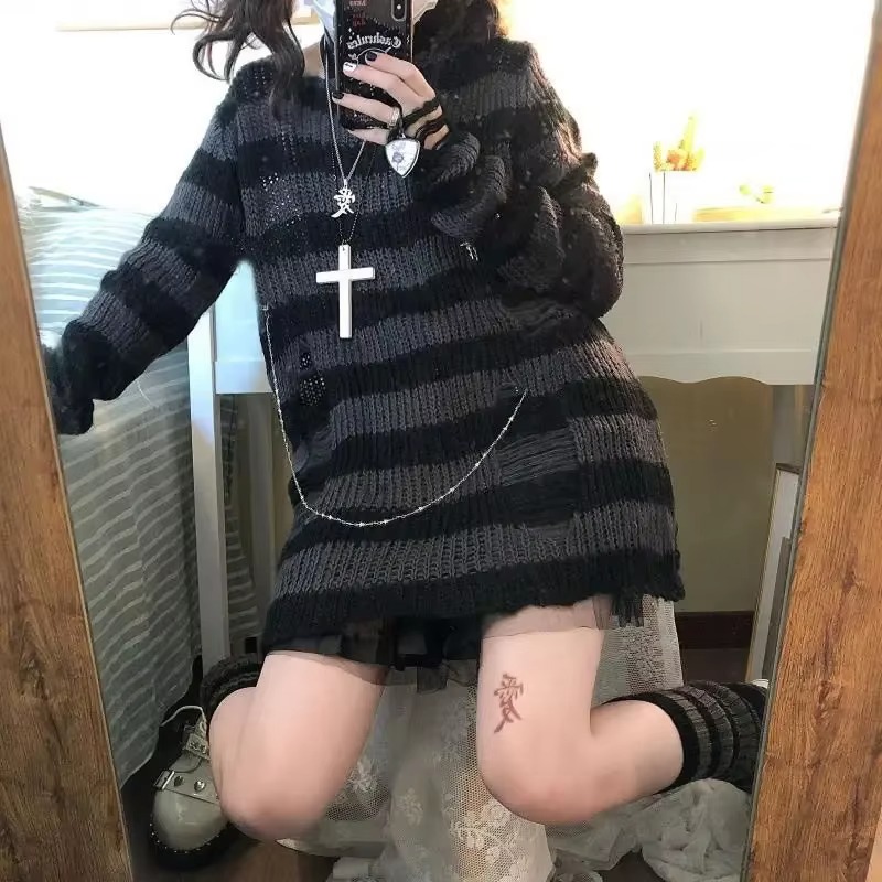 Suéter Y2K Distressed Stripes