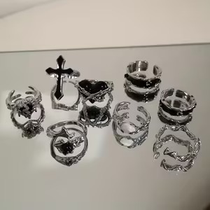 Set de Anillos Black Hearts